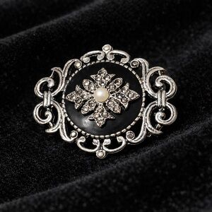 Vintage Gothic Silver Tone Black Cabochon Rhinestone Faux Pearl Filigree Brooch
